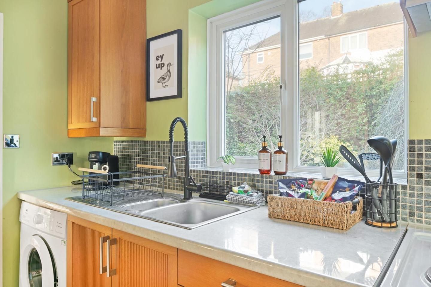 3 Bedroom House - Well Presented - Spacious - Flexible Check In - Free Parking Nottingham Eksteriør bilde