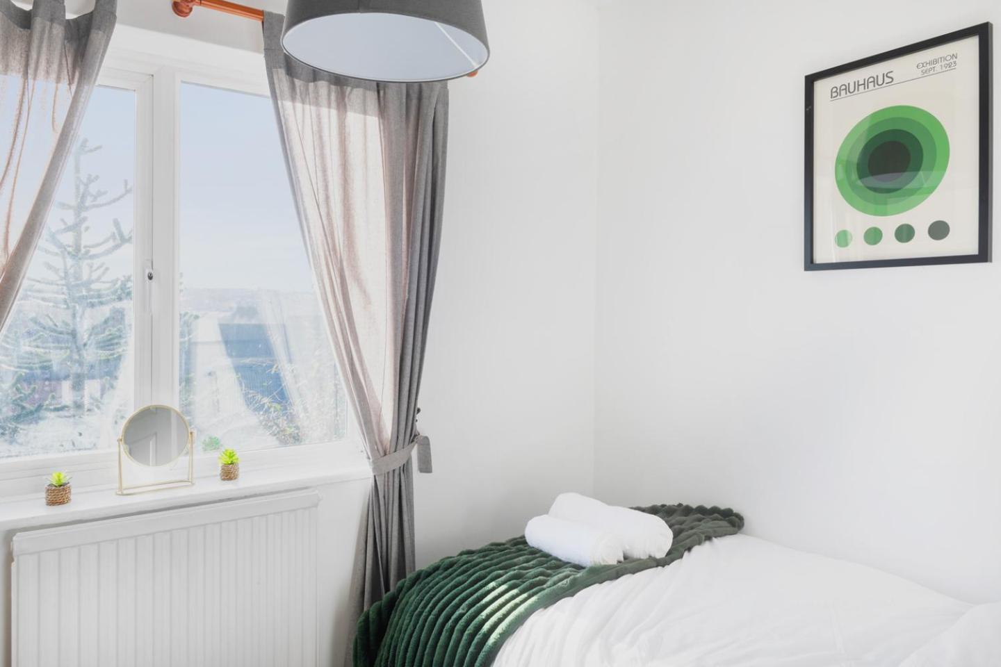 3 Bedroom House - Well Presented - Spacious - Flexible Check In - Free Parking Nottingham Eksteriør bilde
